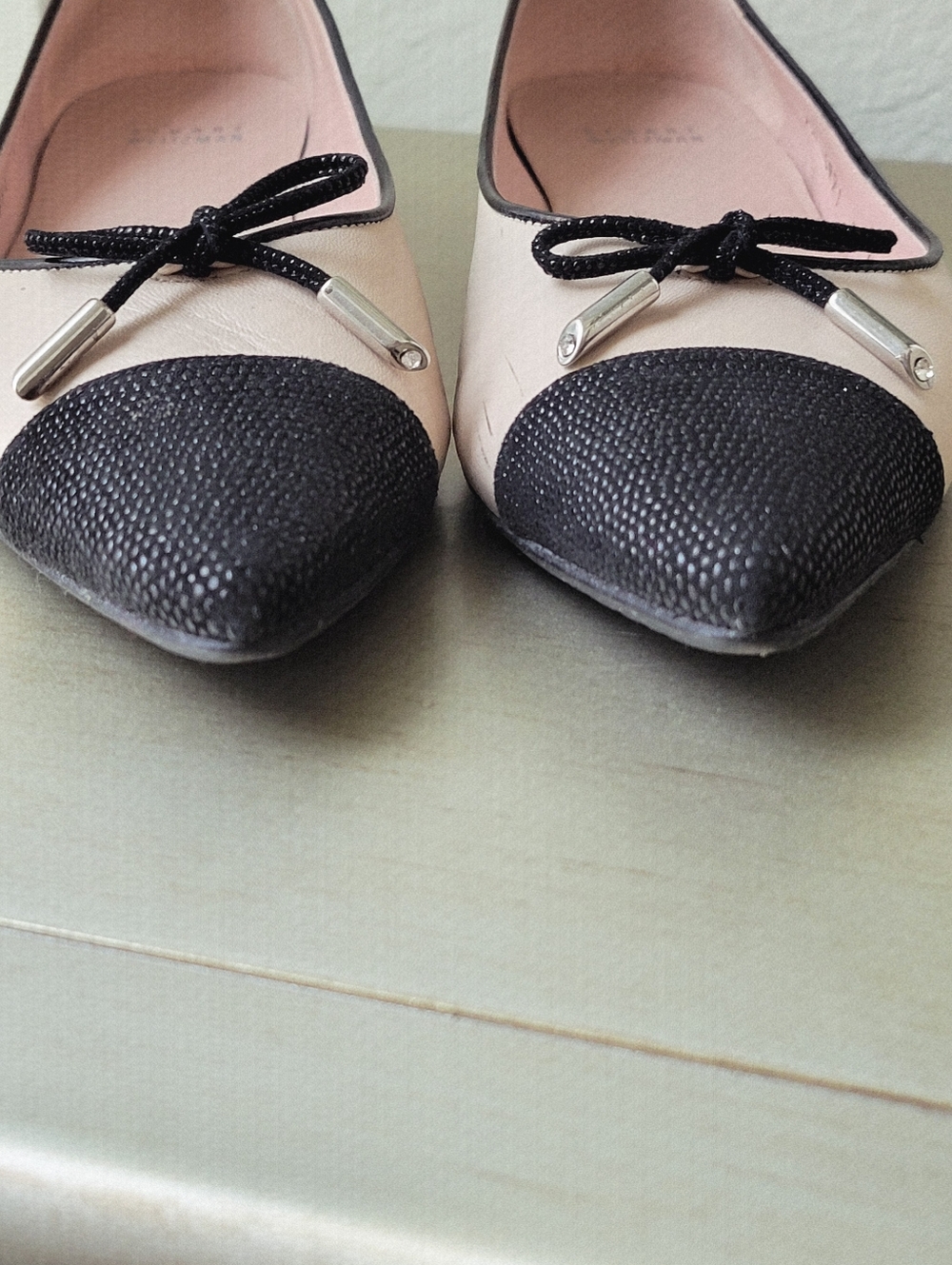 Stuart Weitzman Cream and Black Pointed Toe Bow Flats - Picture 5 of 13